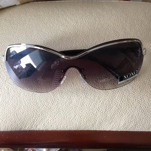 XOXO Men's Aviator Sunglasses Black Silver